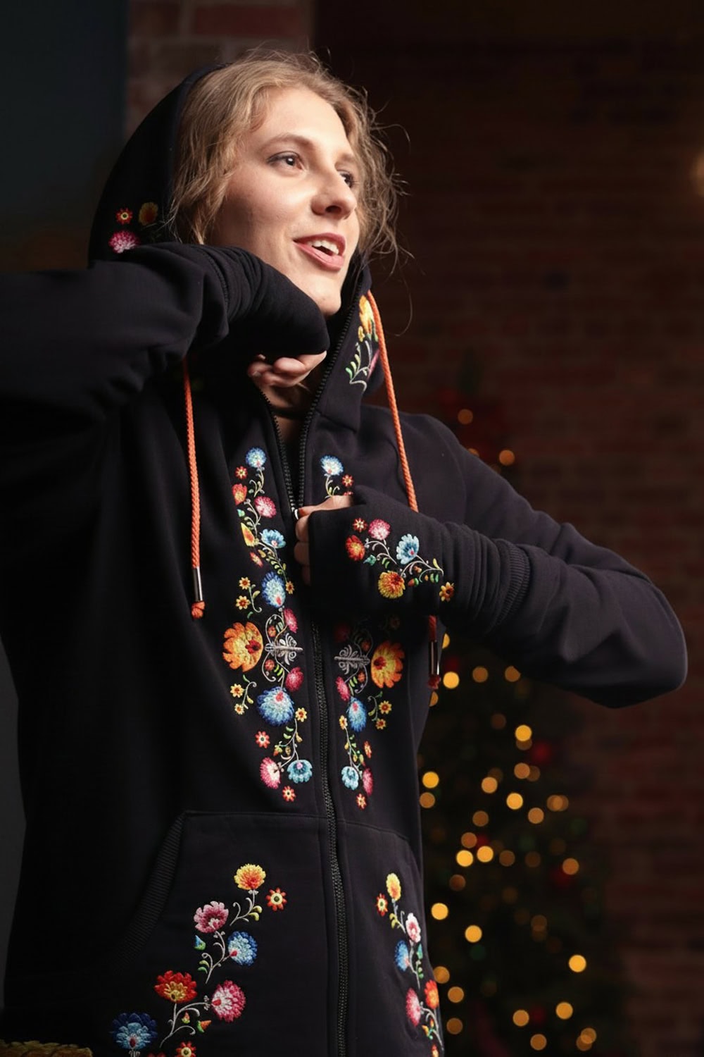 OSTOJA ŁOWICZ | Coat-style sweatshirt with folk embroidery | Regular