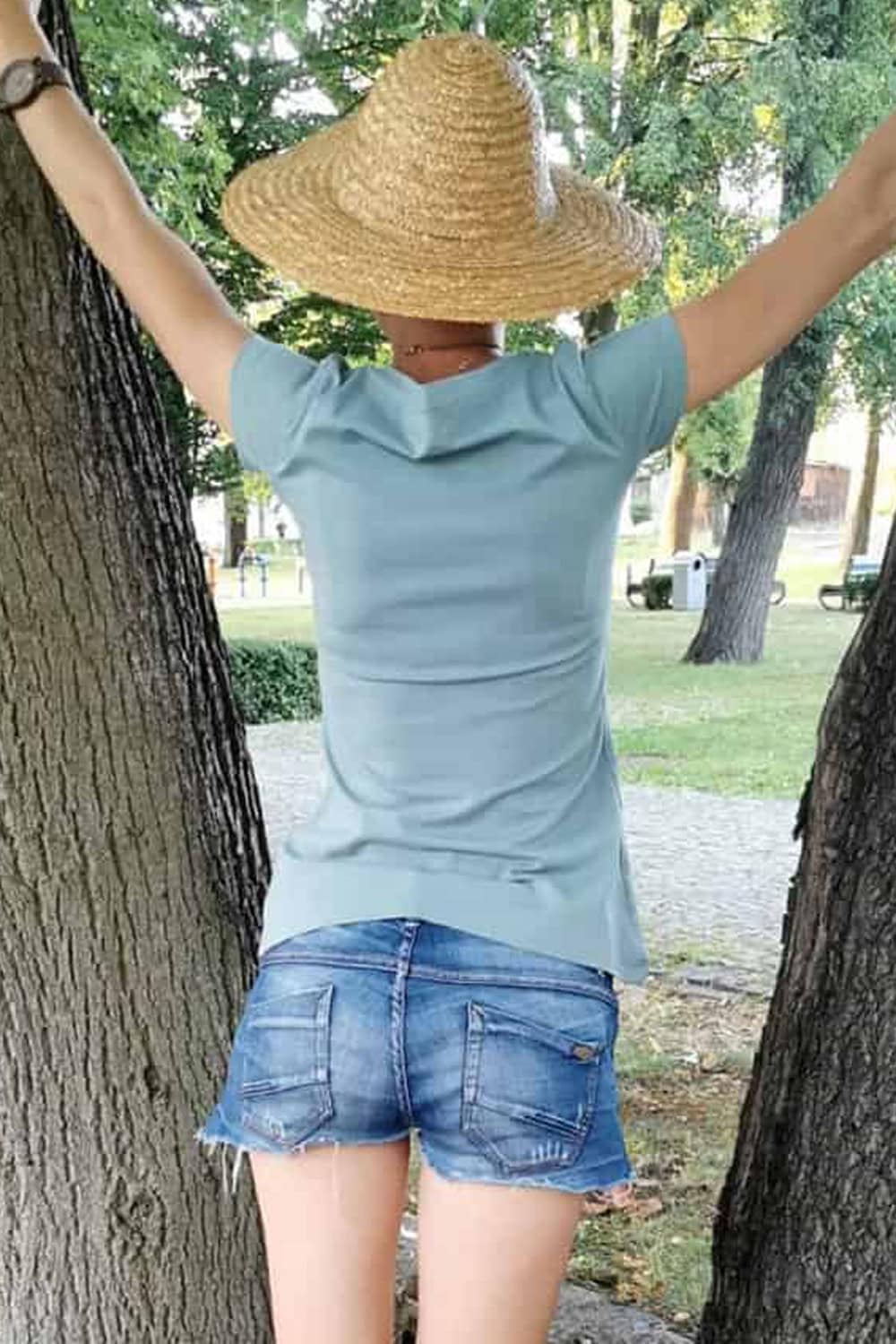 LEKKA | Koszulka bawełniana z krótkim rękawkiem i okrągłym dekoltem | Dopasowana